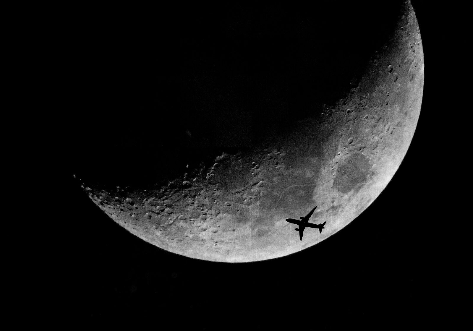Fly to the Moon